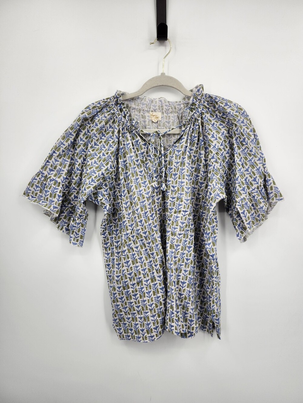 Layerz Ruffled Neckline Adjustable self-tie Drawstring  Puff Sleeves SZ M